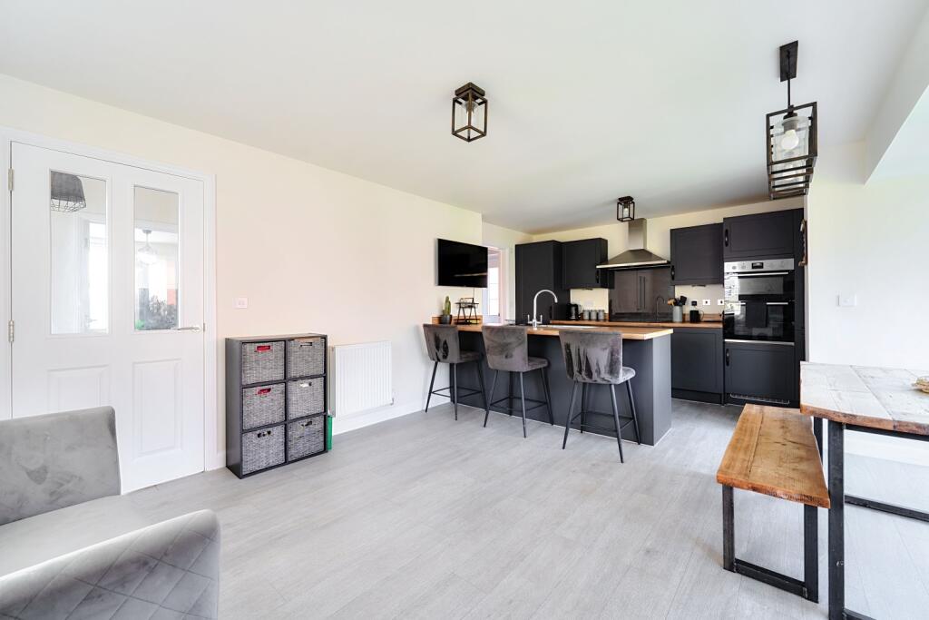 1315614-17-6862ad910bd25-1