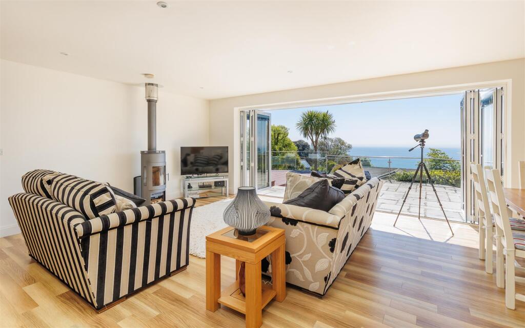 Sitting Room Area