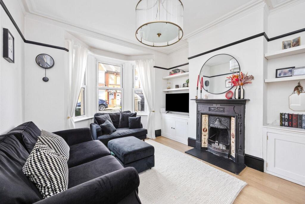 Shelley Road 27 EPC LIVING ROOM.jpeg