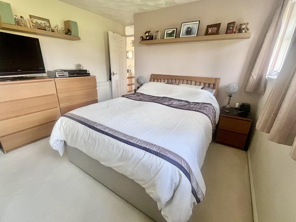 08ea6cf0-31f2-415...