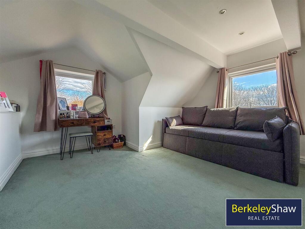 Bedroom 5 - 2nd Floor