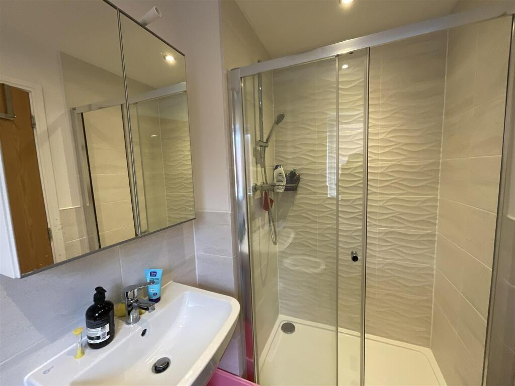 En-Suite 2 New