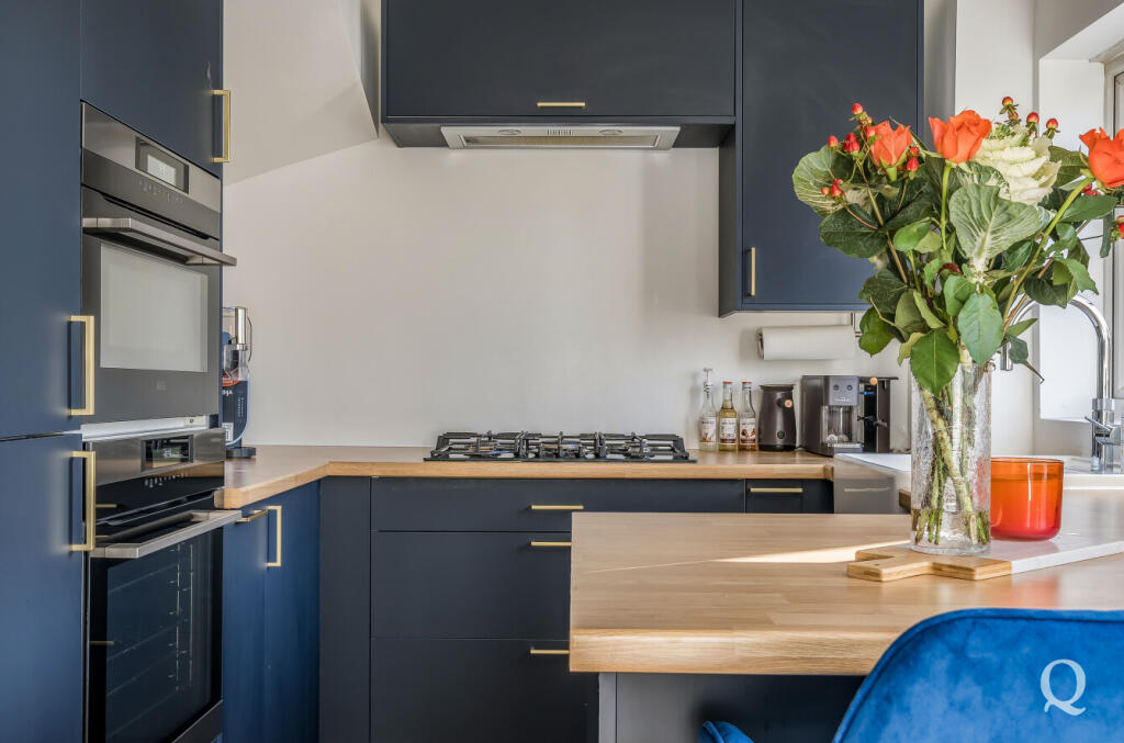 db727e98-c273-4e7...