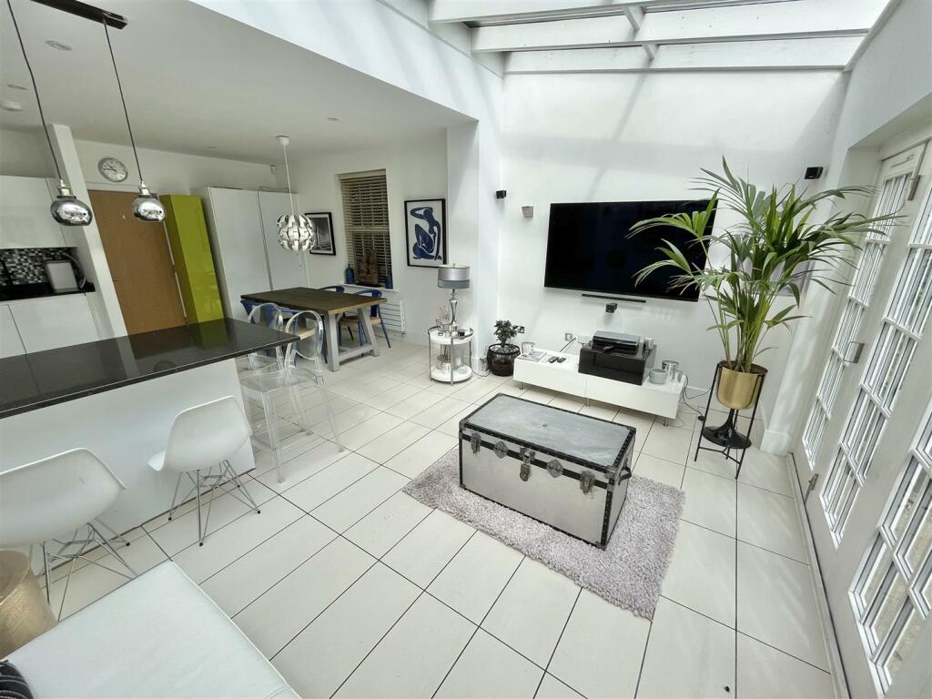 Open Plan Living Dining Kitchen Aspect 5.jpg
