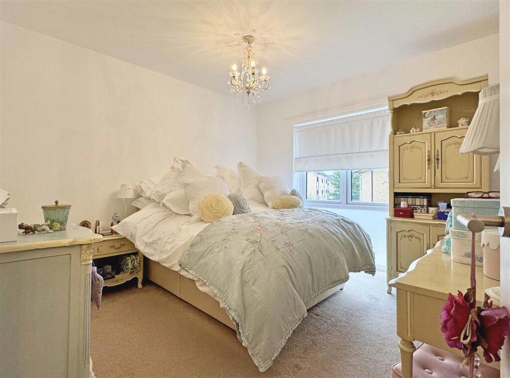 Master Bedroom.jpg