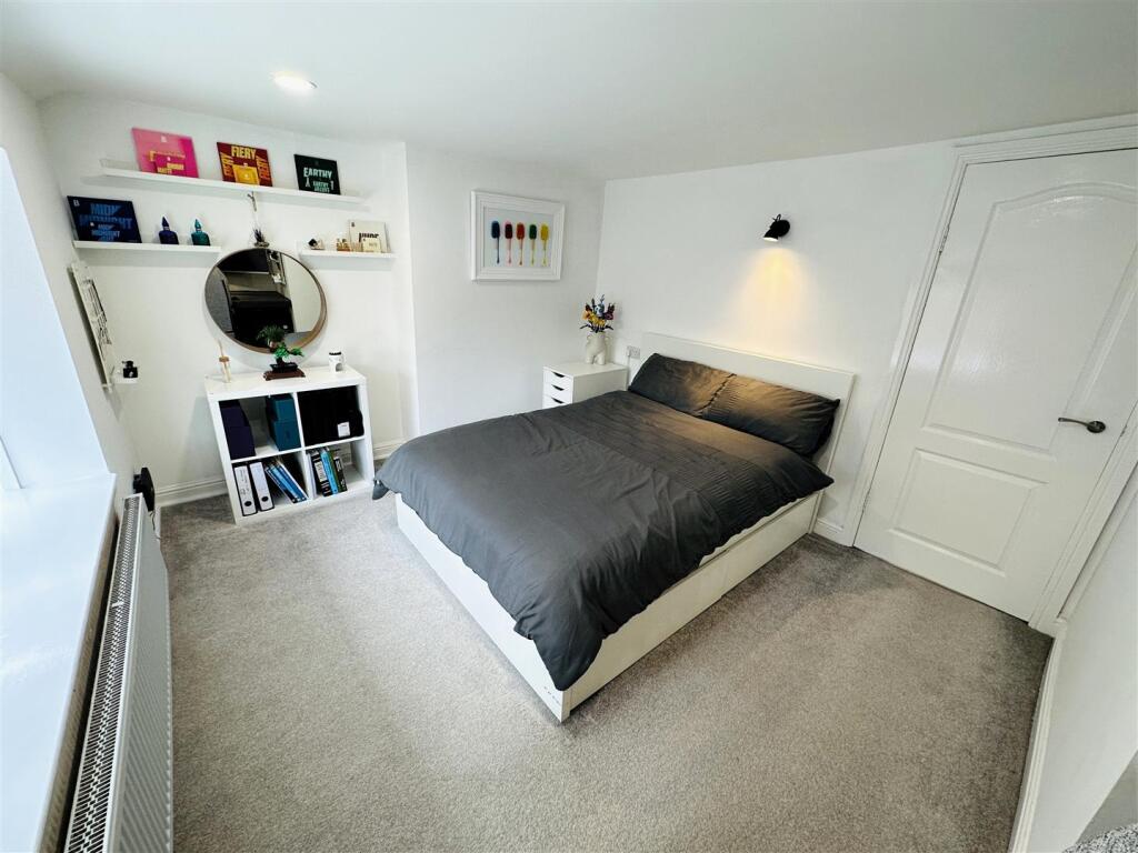 Bedroom 2.2.jpg