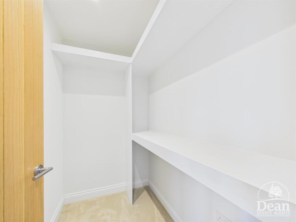 Walk-In Wardrobe