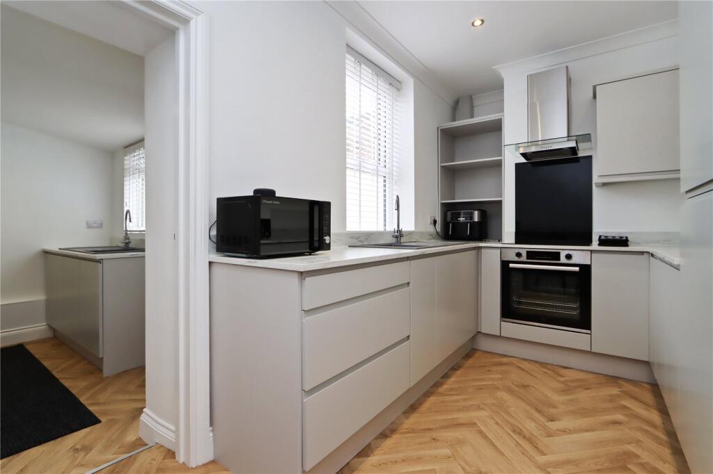 Kitchen Pic 1