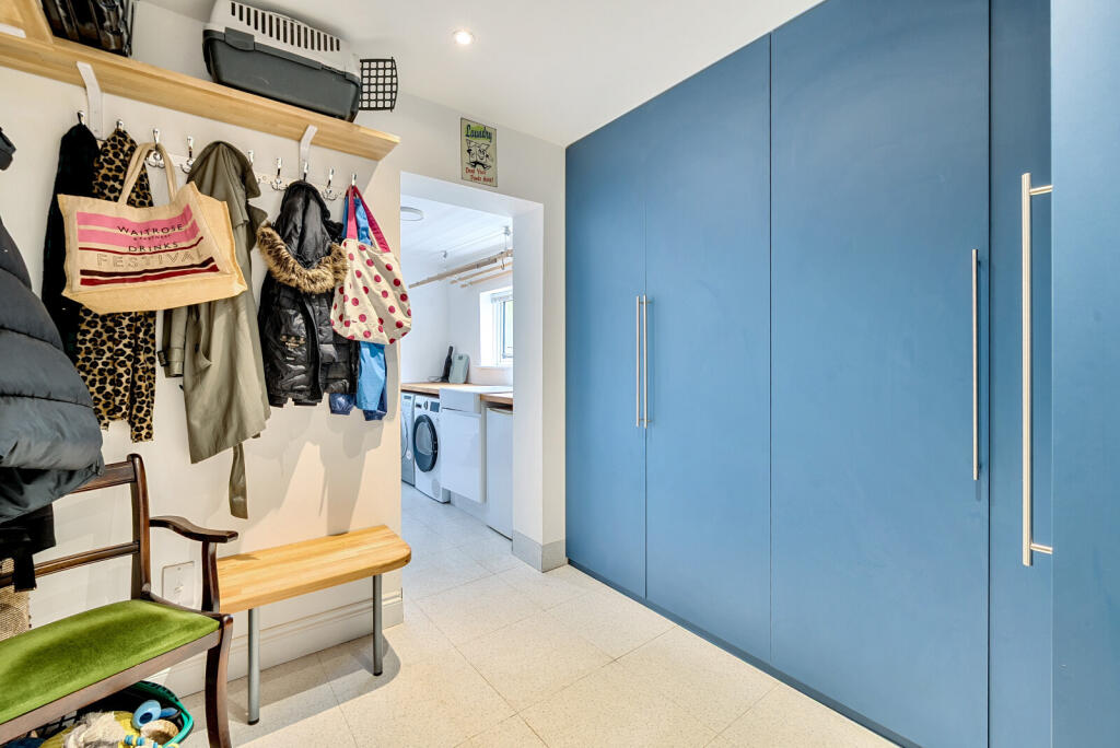 1355386-5-68c86af...