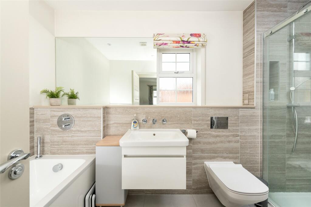 En Suite Bathroom