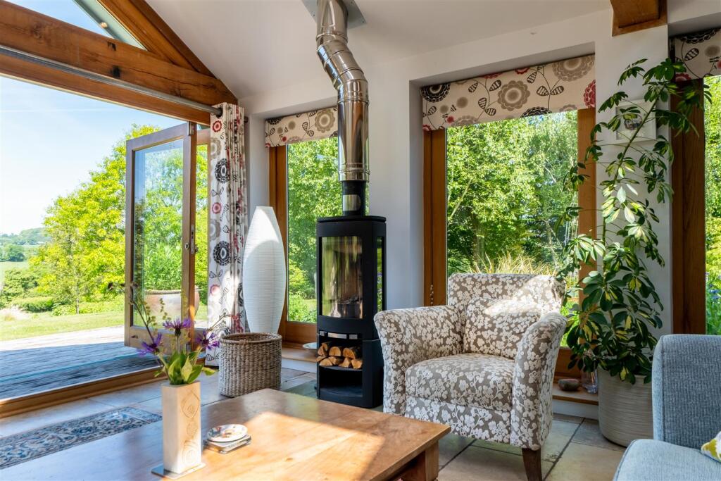 Broadway Farmhouse-0022.jpg