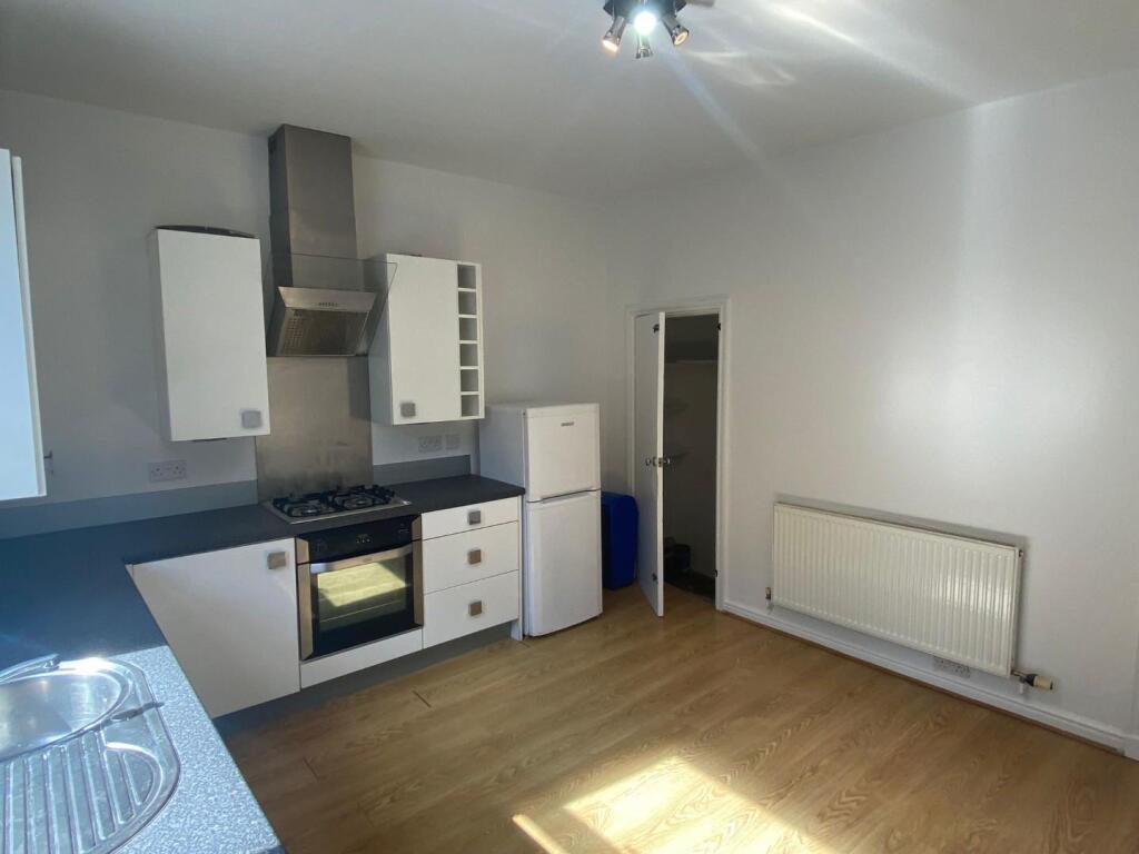 Kitchen 2.jpg
