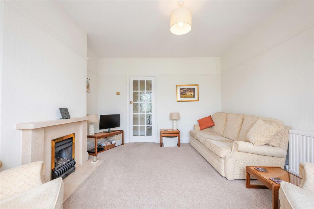 30 Longdale Lane-17.jpg