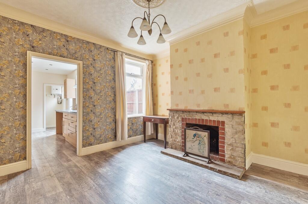 1329665-3-68833fe7e92a7