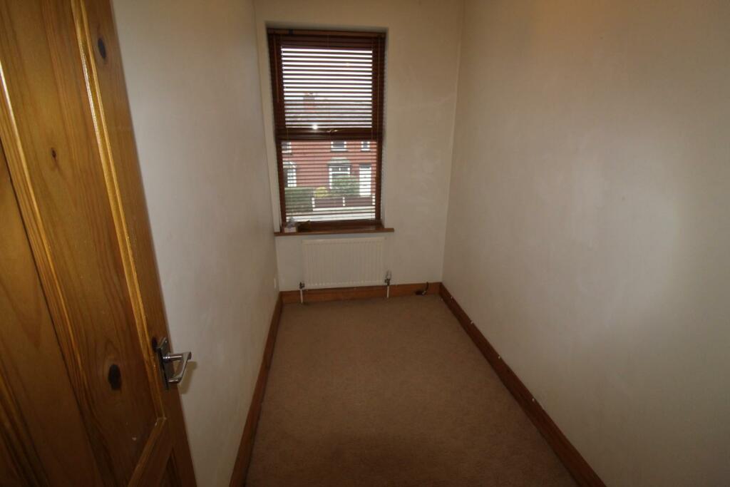 71 Longsight Rd