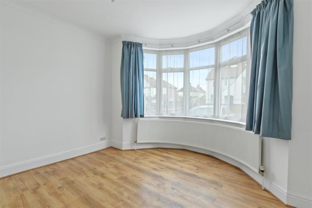 21829965-f8db-4abc-af51-563663e0dd3dLEWT - GFF 144