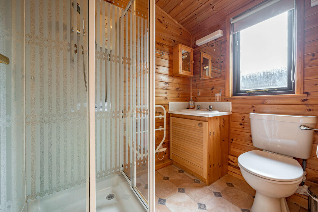 En-suite Shower R...