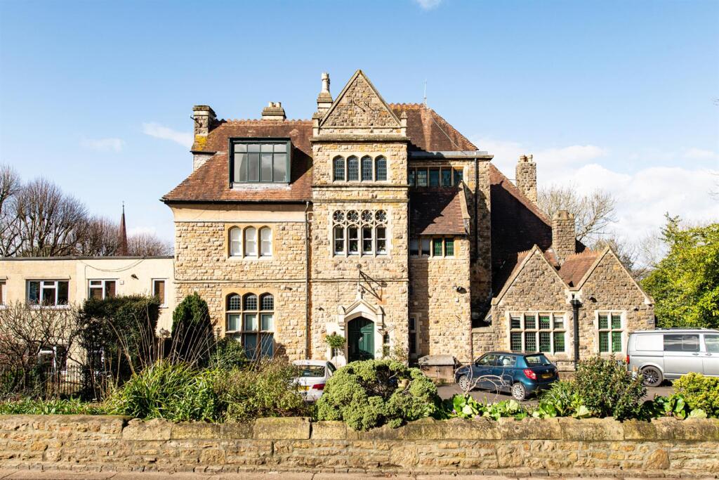 Exterior_1.jpg