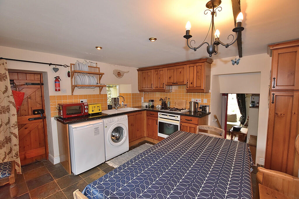 kitchen full