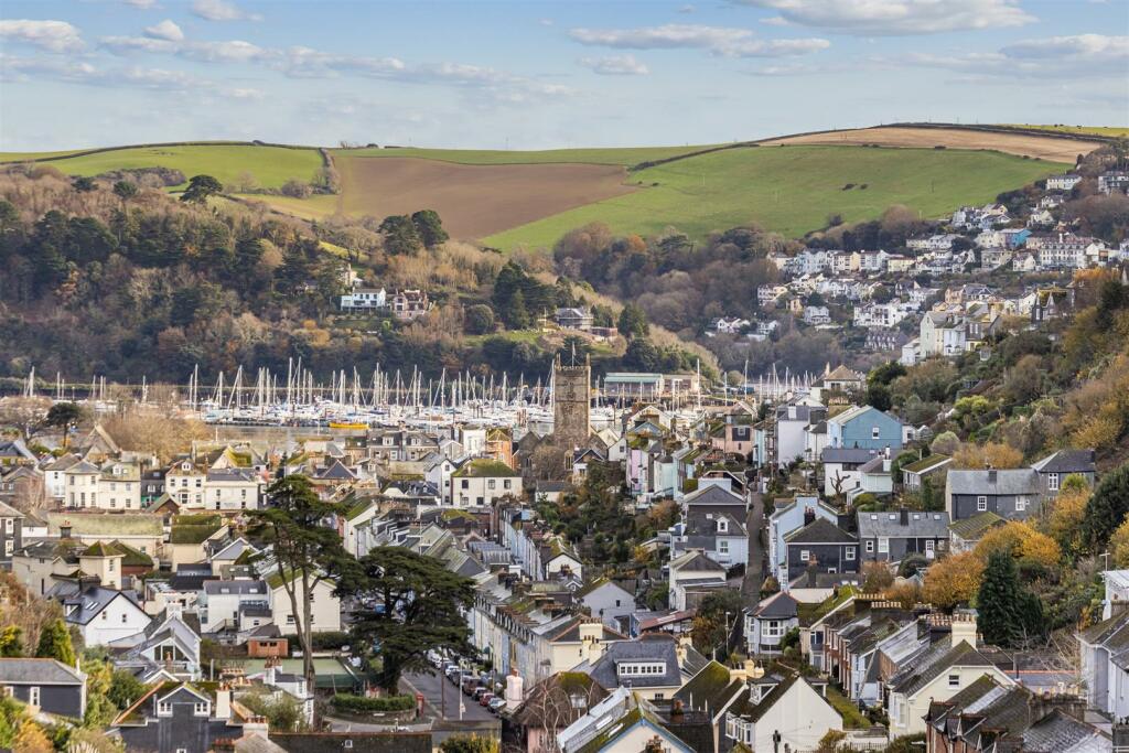 A11 - Flat 7 Hillside Court 114 Victoria Road Dart