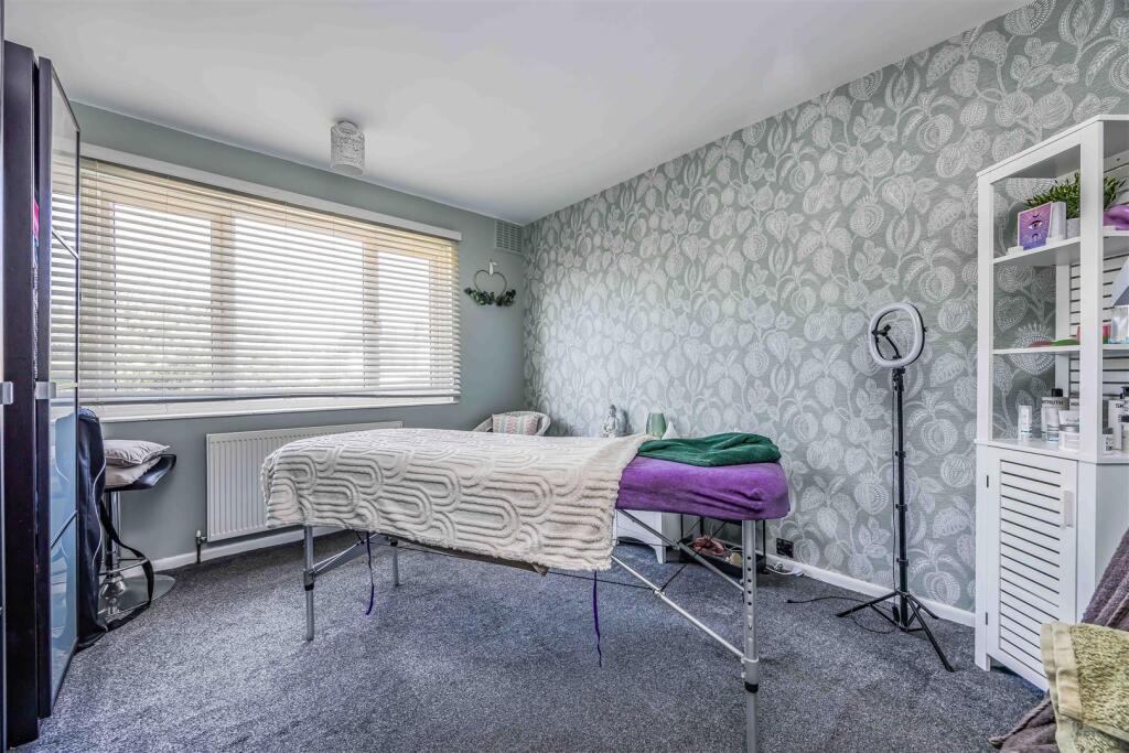 1 Gitsham Gardens, Waterlooville-Small-PorticoMark