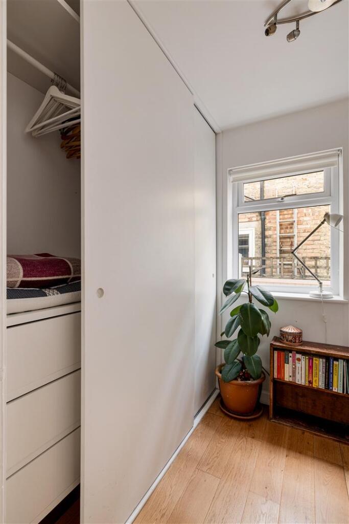 Pembar Avenue E17