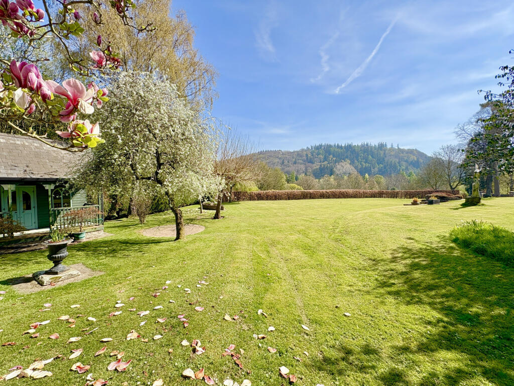manor house 24