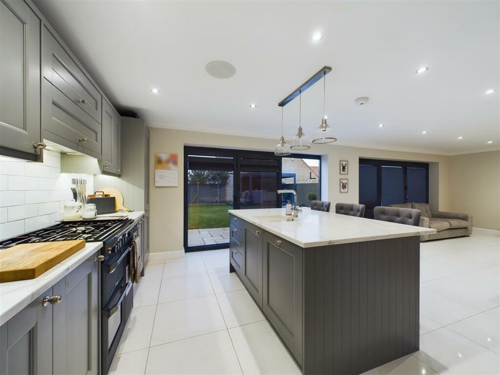 OPEN PLAN KITCHEN/ LIVING/ DINER