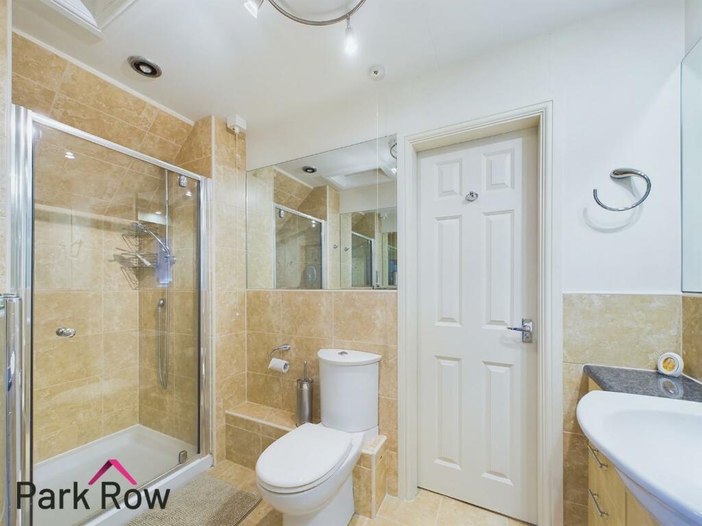 JACK 'N' JILL BATHROOM