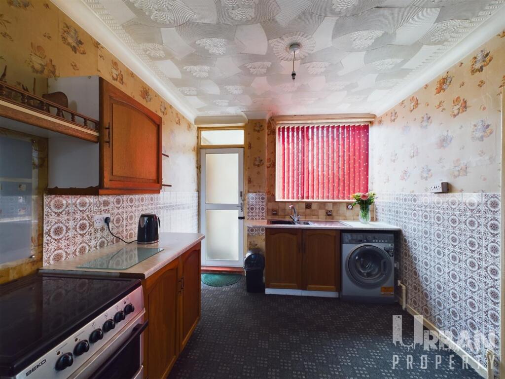 CAM03038G0-PR0077-STILL012.jpg