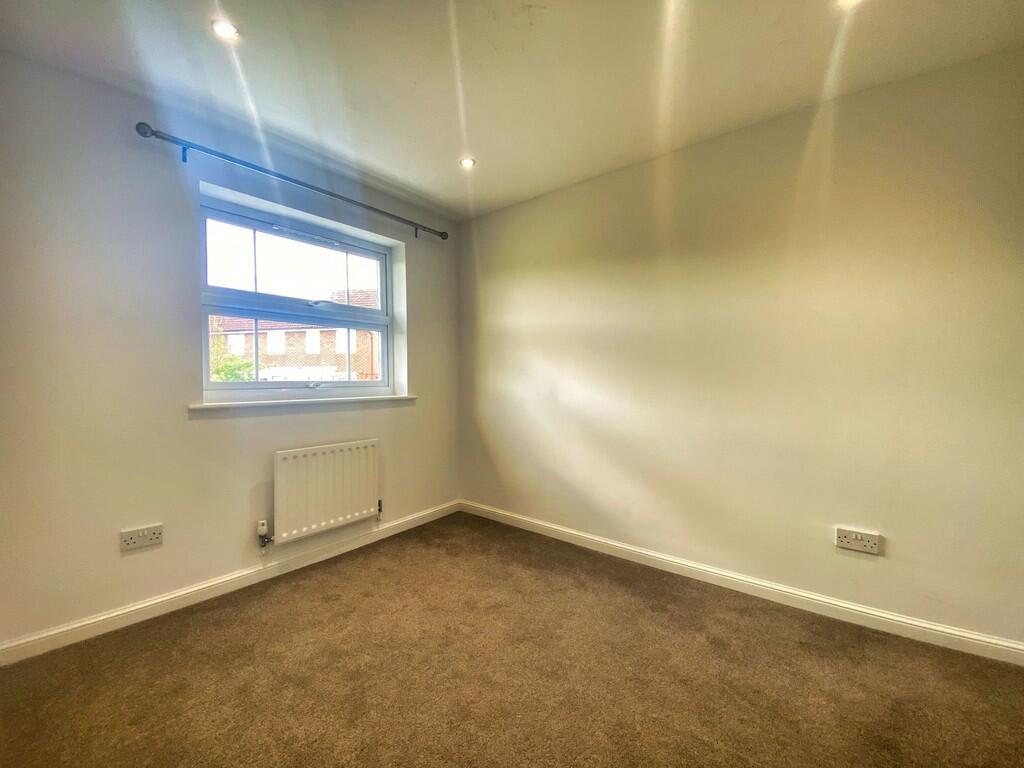 Photo 22-04-2025,...