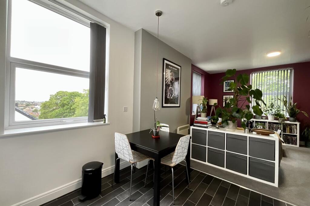 open plan living/kit