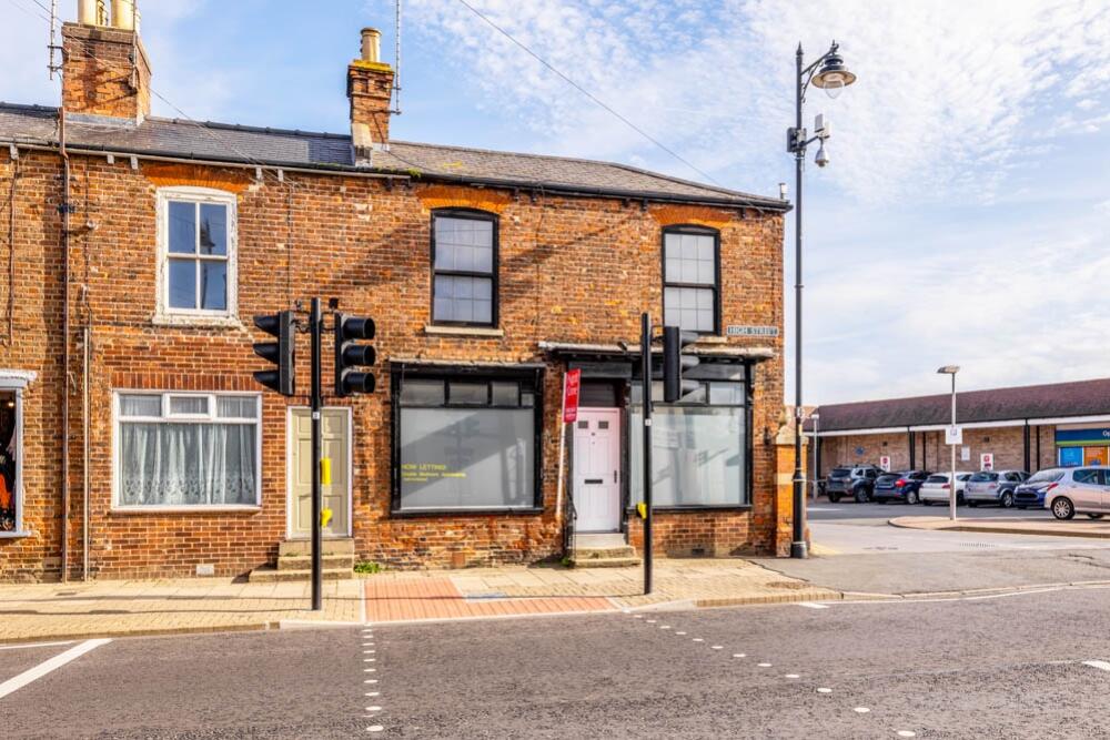 85 High Street (Holbeach)-9