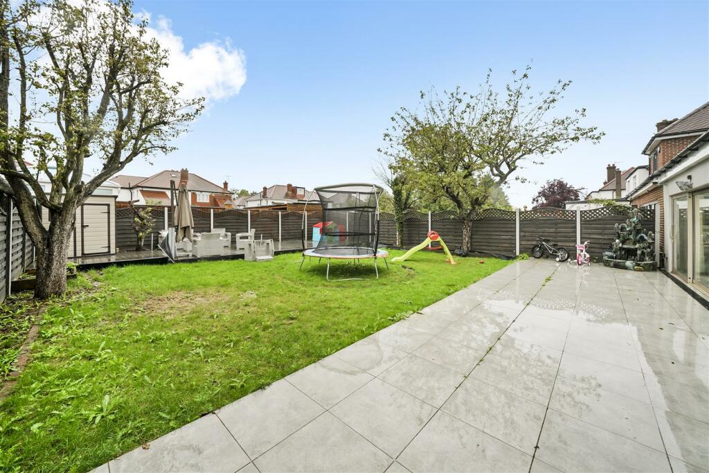 260 East Lane - qpzbOpwjpX1GtXsyh9e0.jpg