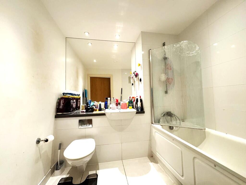 Trident point, pi...