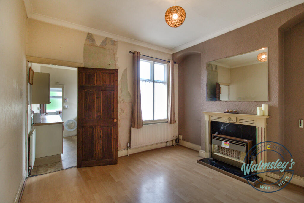 Rear reception towards kitchen
