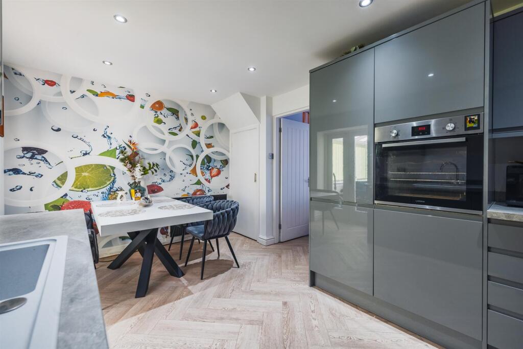 207, Brookhurst Avenue-19.jpg