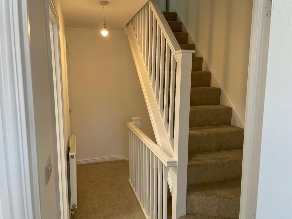 FIRST FLOOR LANDING