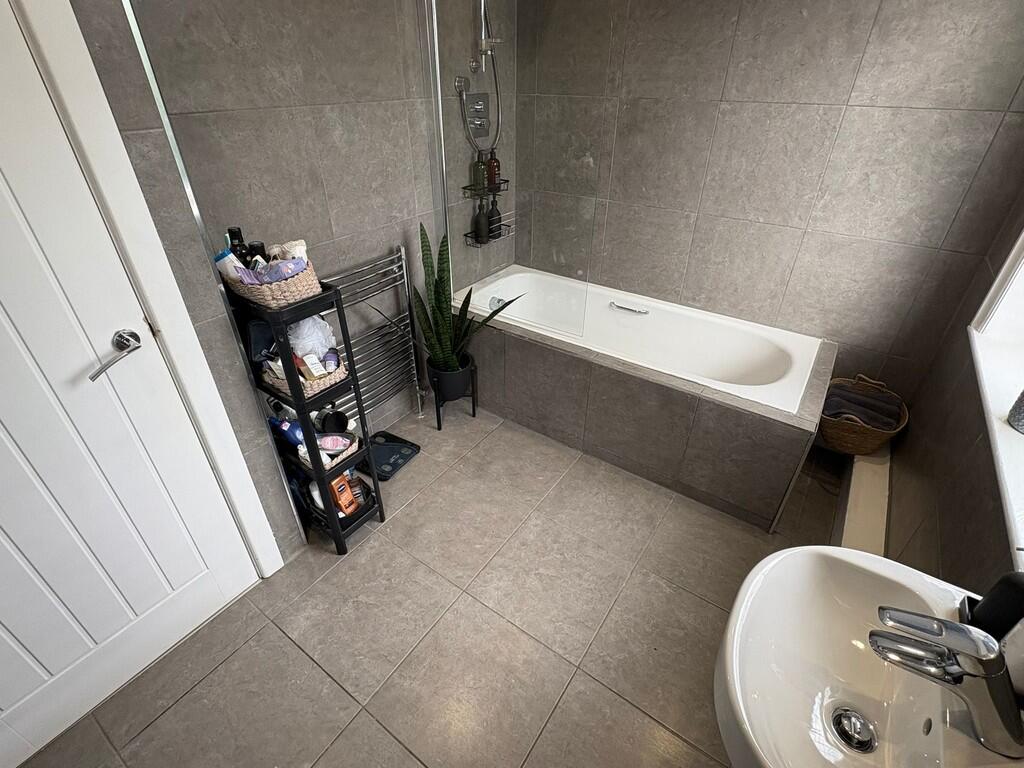 IMG-20250805-WA00...