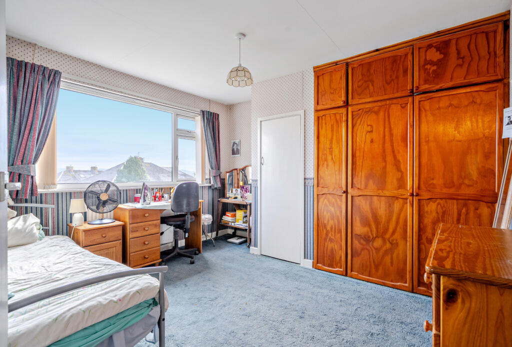 1393330-21-695cdc...