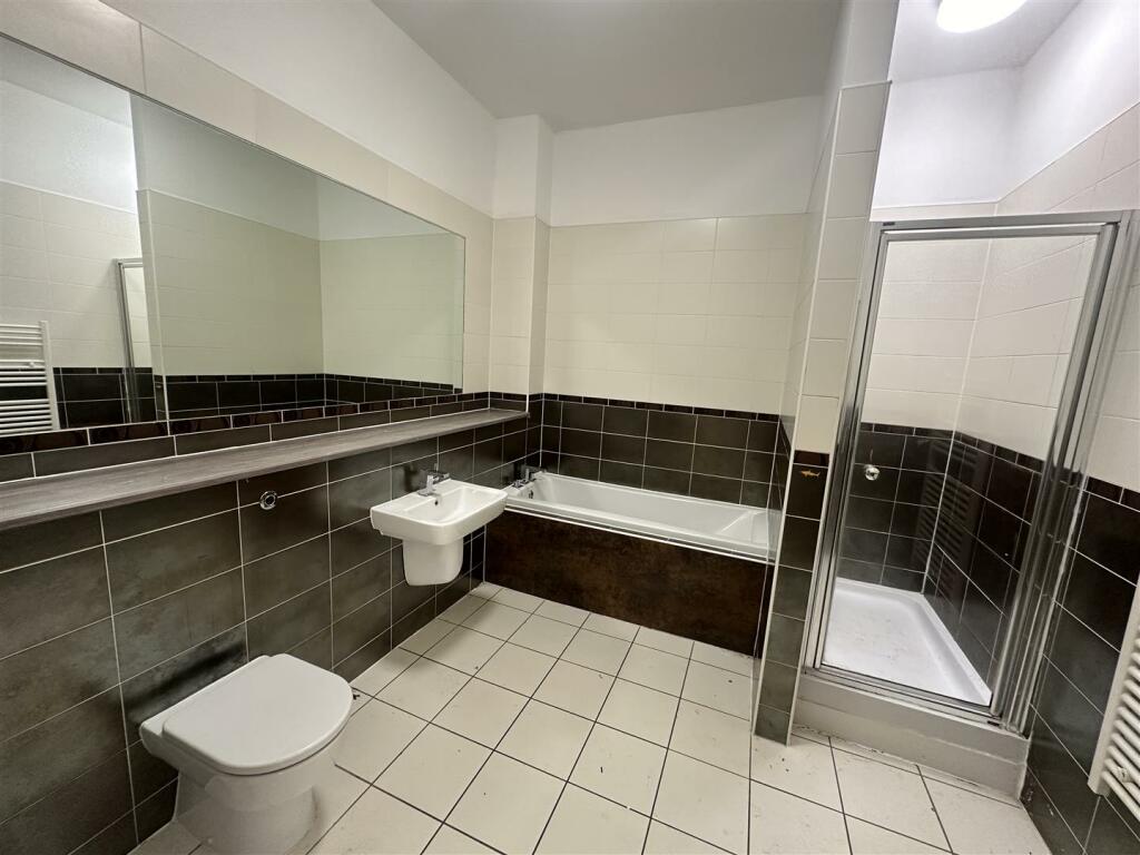Main bathroom