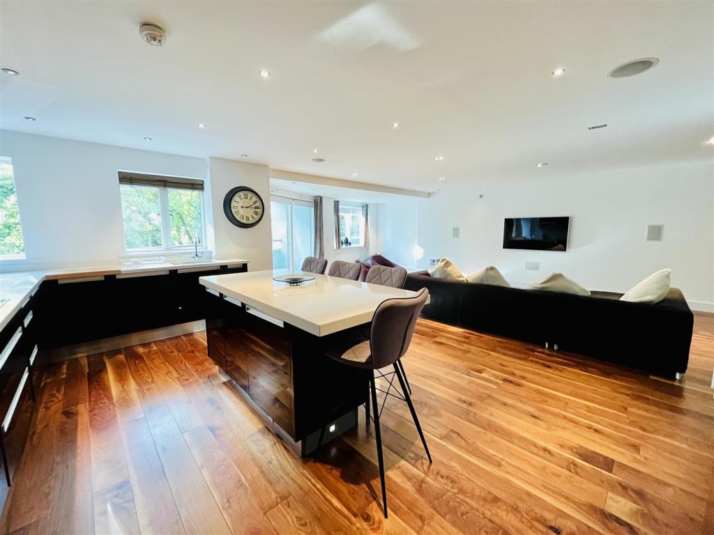 Kitchen Area 2