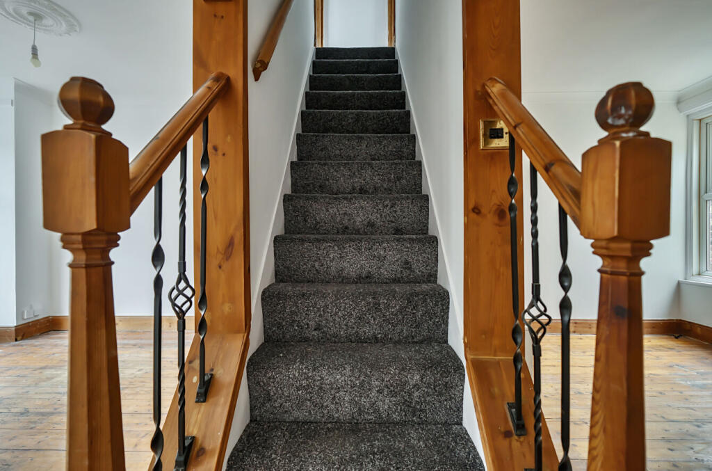 1306677-2-6841881...