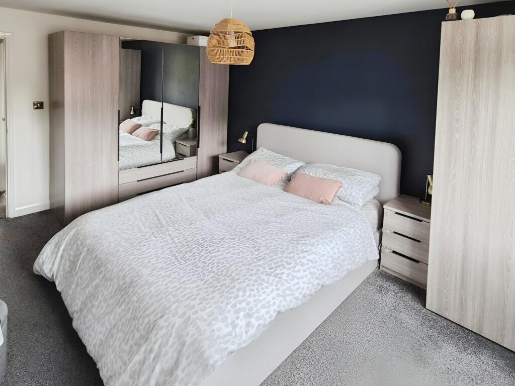 50f1f9b7-Bedroom 20One