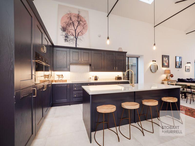 Kitchen Breakfast Bar