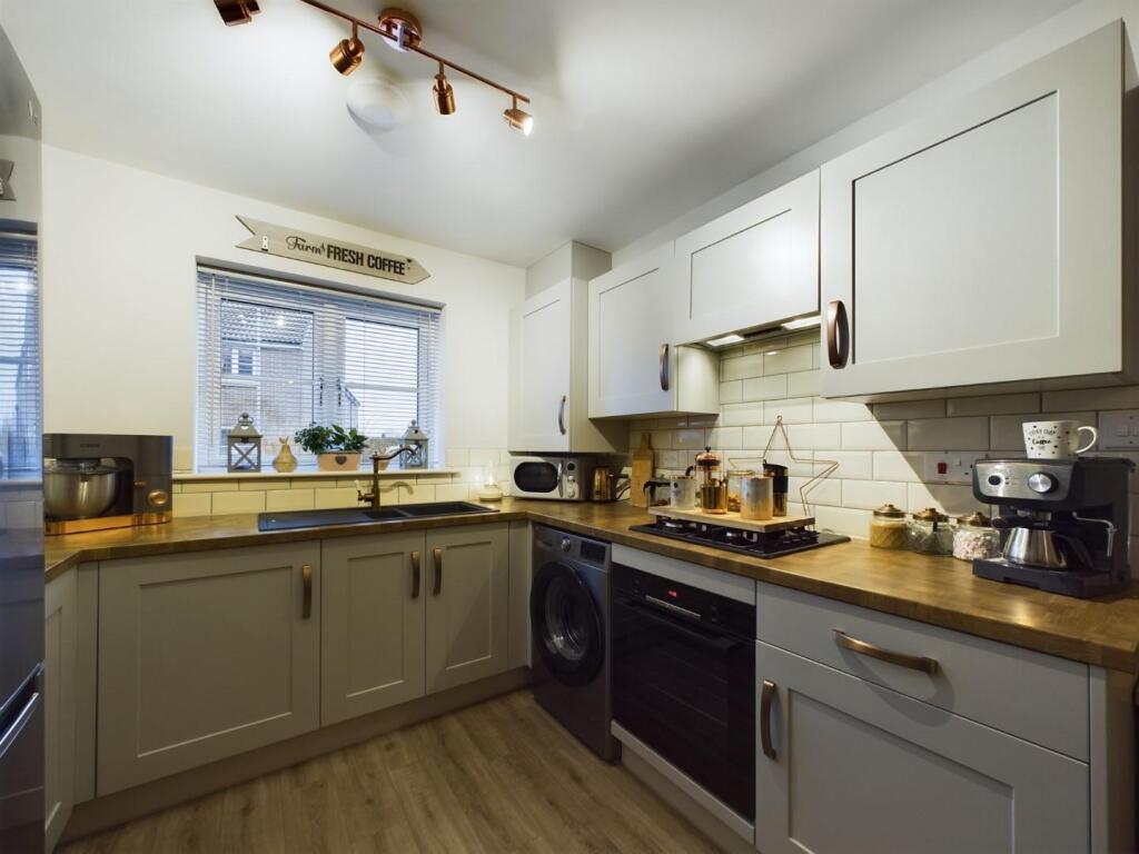Kitchen/Dining Area