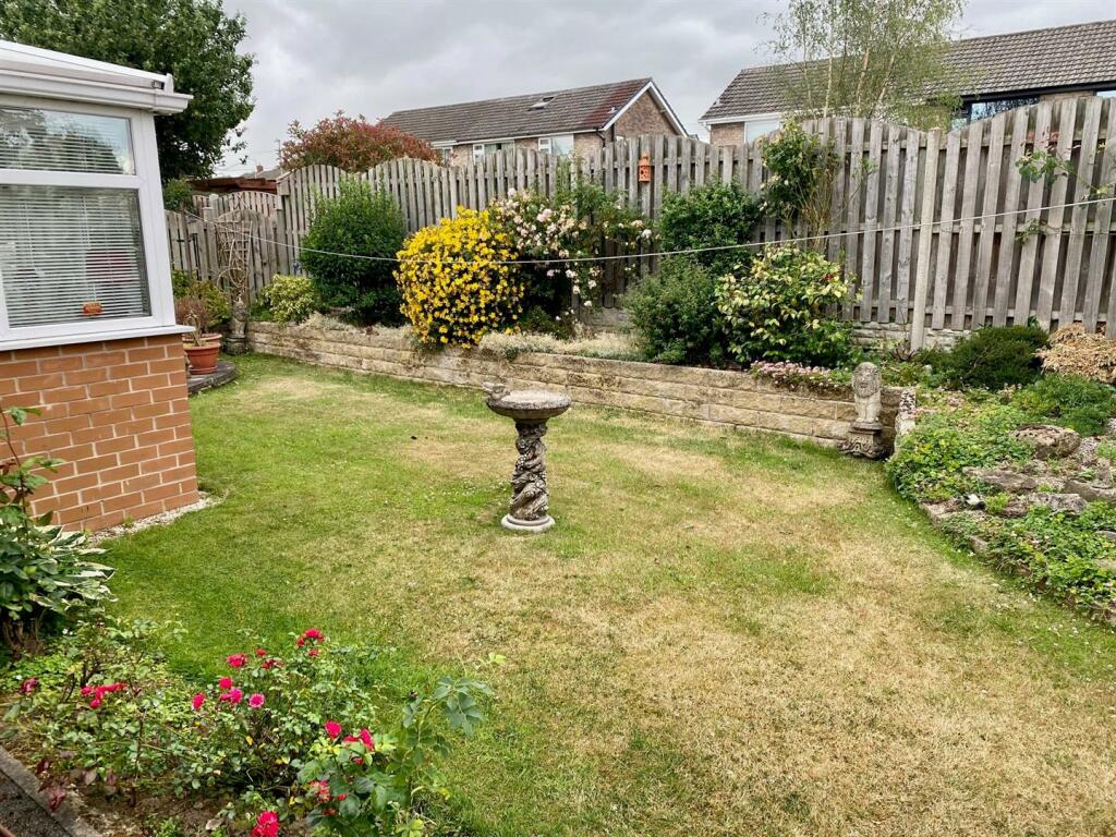water royd avenue 28 garden.jpg