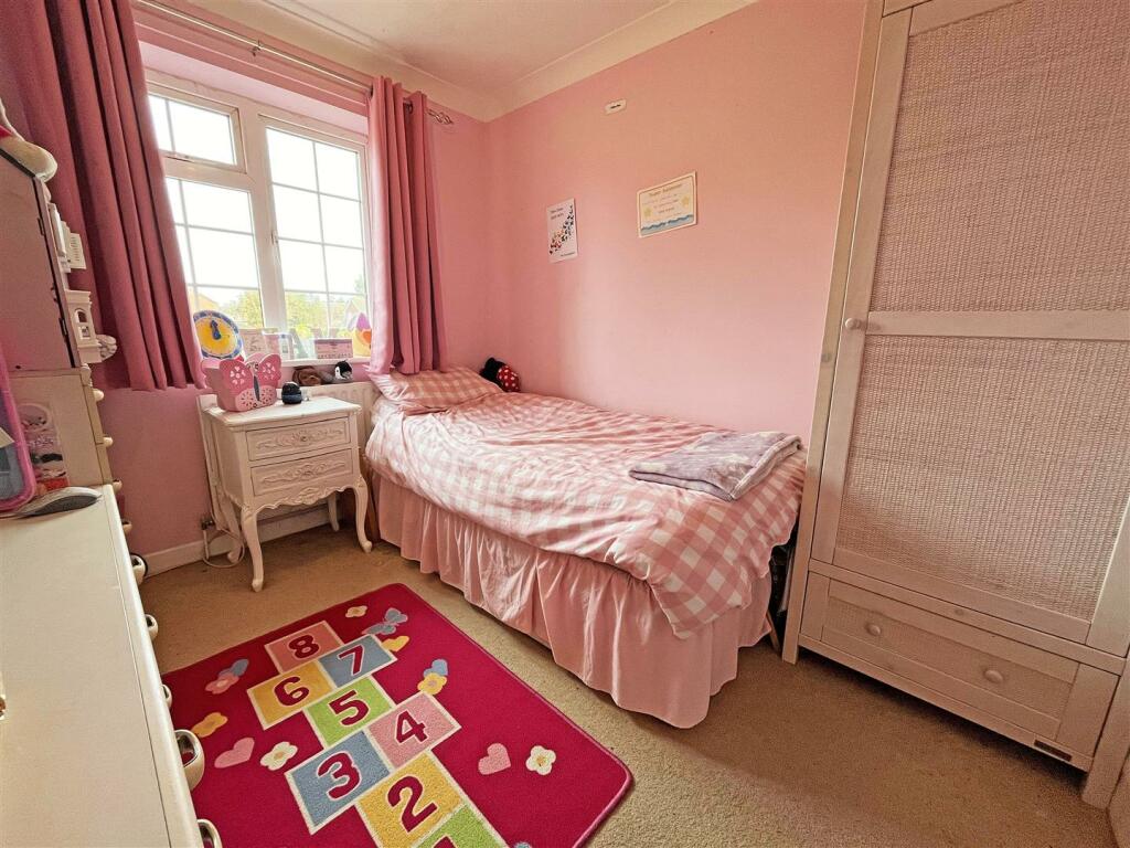 Bed 3.jpg