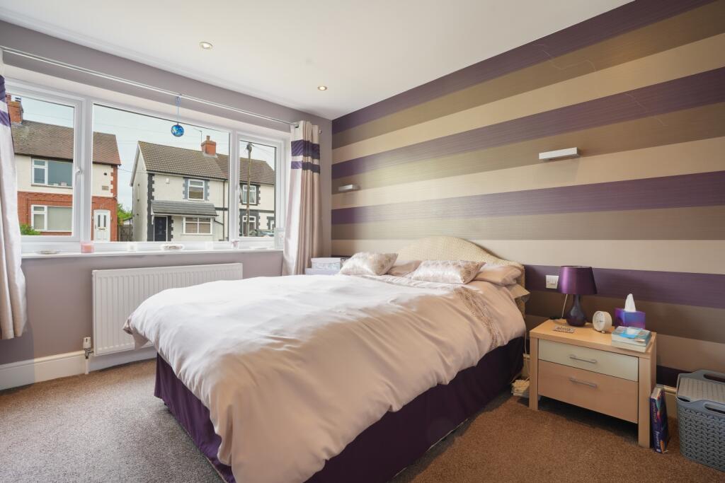 EweMove Estate Agents Scunthorpe - Master Bedroom