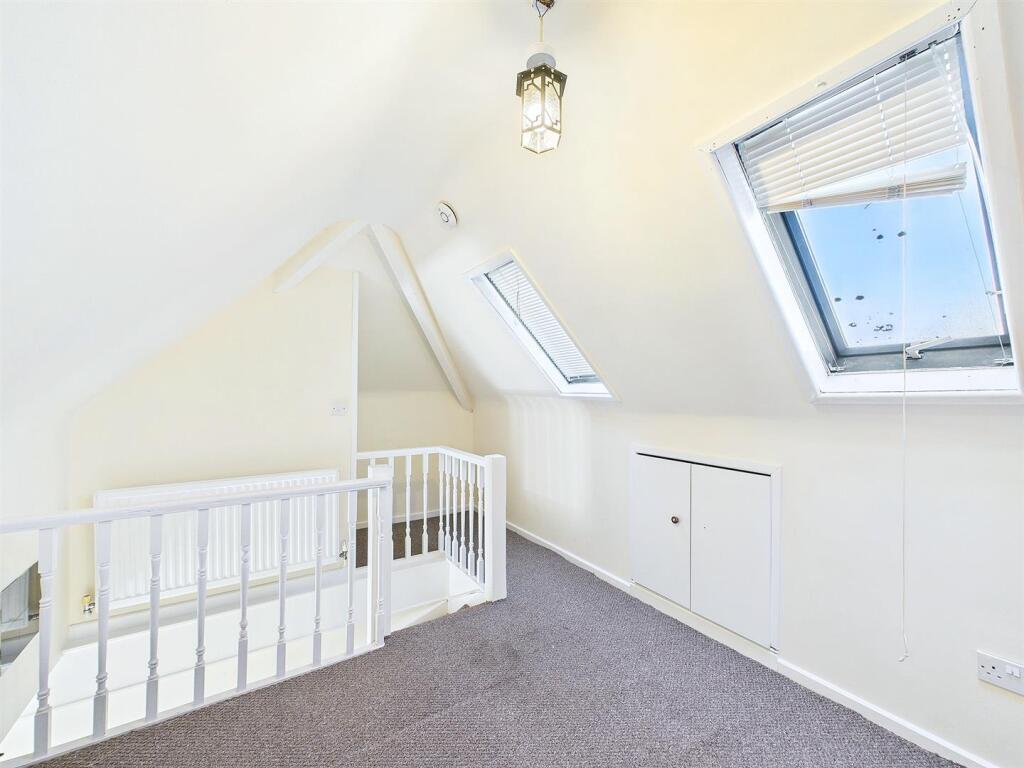 10 - Two Flats for Auction, Fishponds, Bristol.jpg